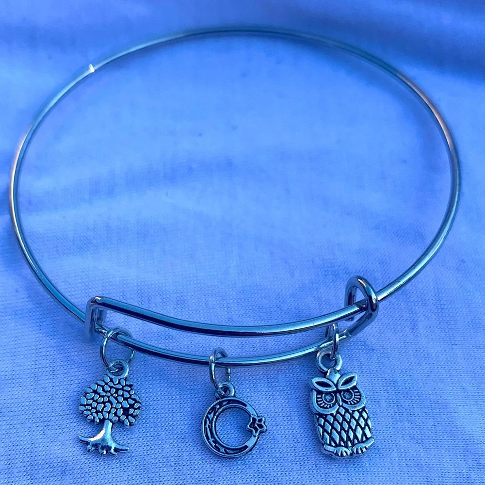 Brand New! Handmade! Adjustable Charm Bangle Bracelet! - Picture 1 of 5